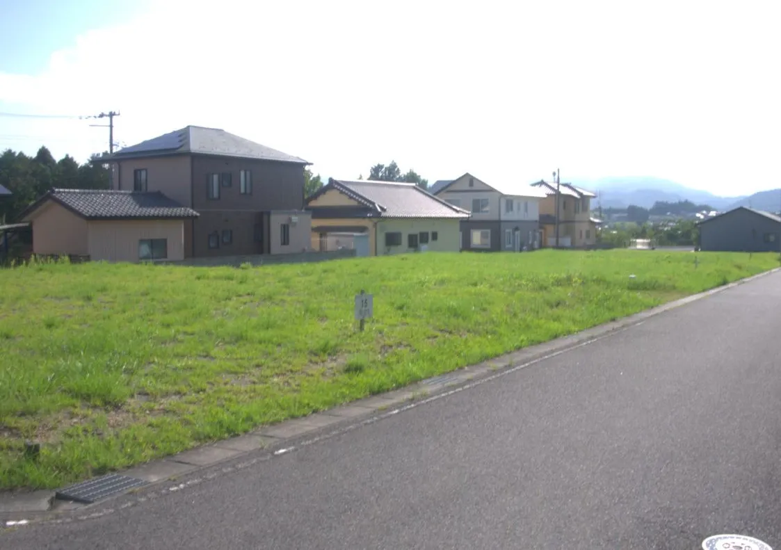 赤粉地区の分譲地の様子。自然豊かな環境に囲まれた区画