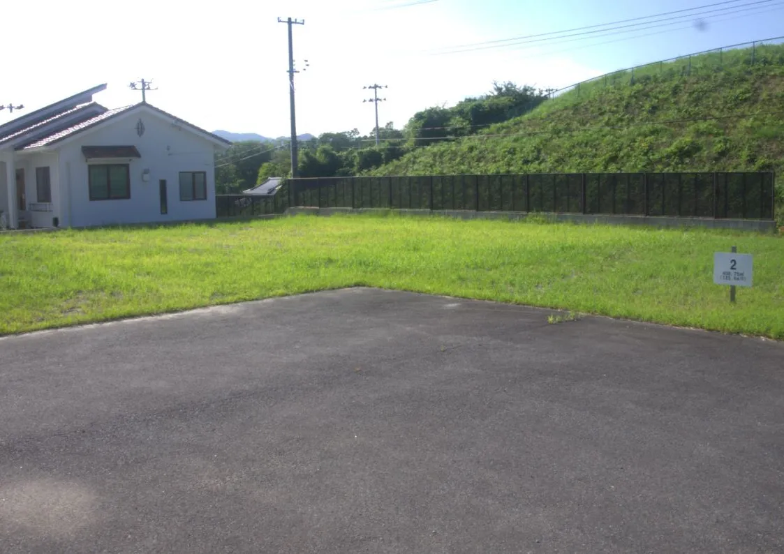 赤粉地区の分譲地全景。緑に囲まれた静かな宅地